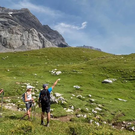 61 22 Trois Pieces A Vue Imprenable Sur Les Montagnes *